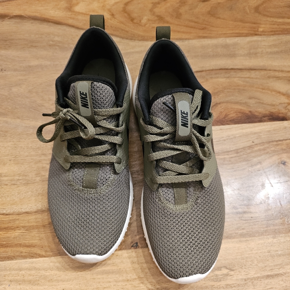 Women khaki Nike golf shoes